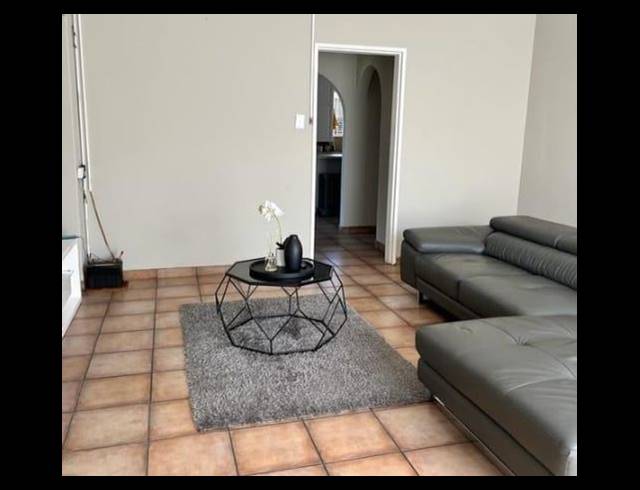 3 BEDROOM HOUSE FOR SALE IN VELD EN VLEI